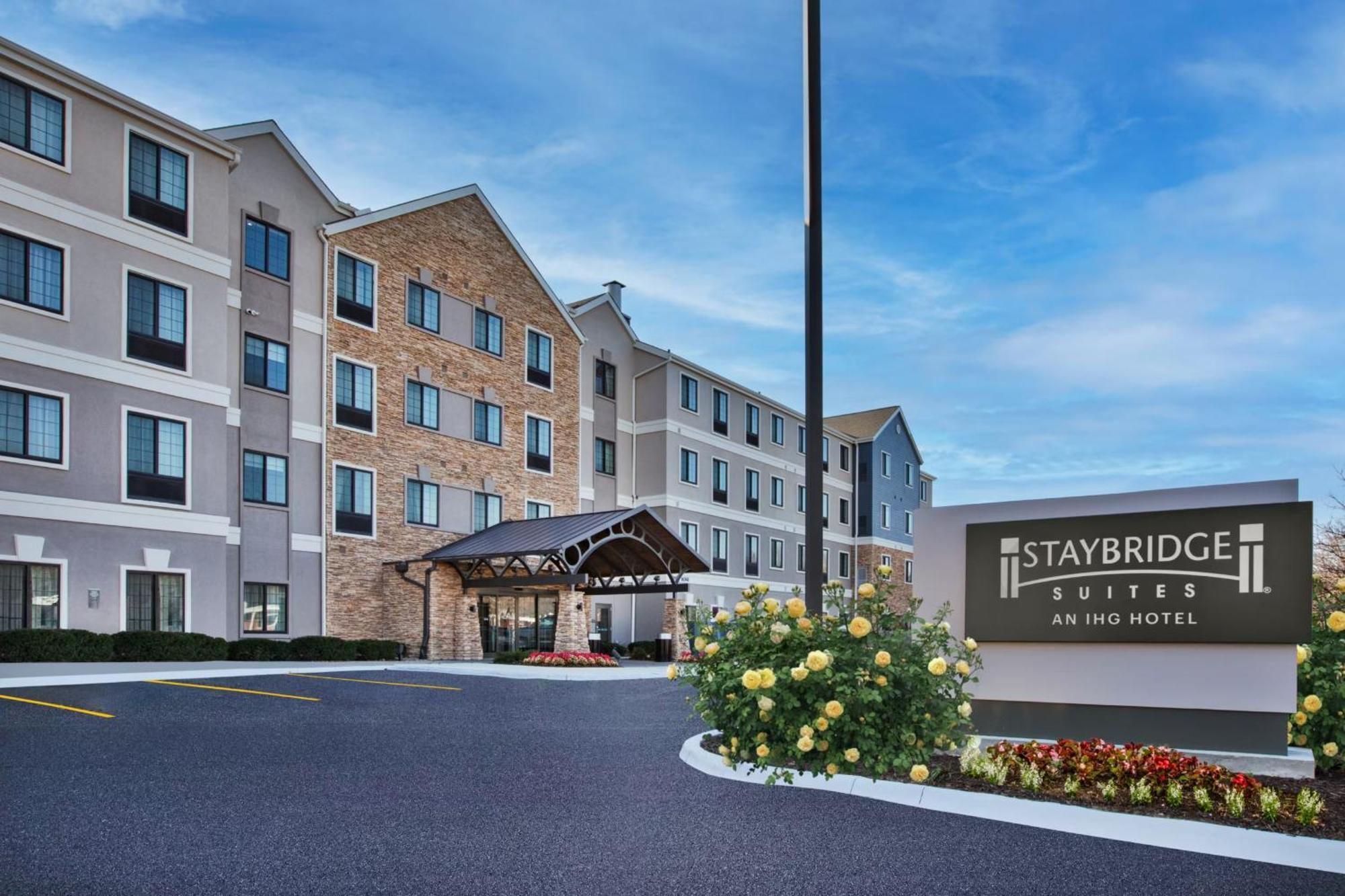 Staybridge Suites Omaha 80Th And Dodge By Ihg Eksteriør billede