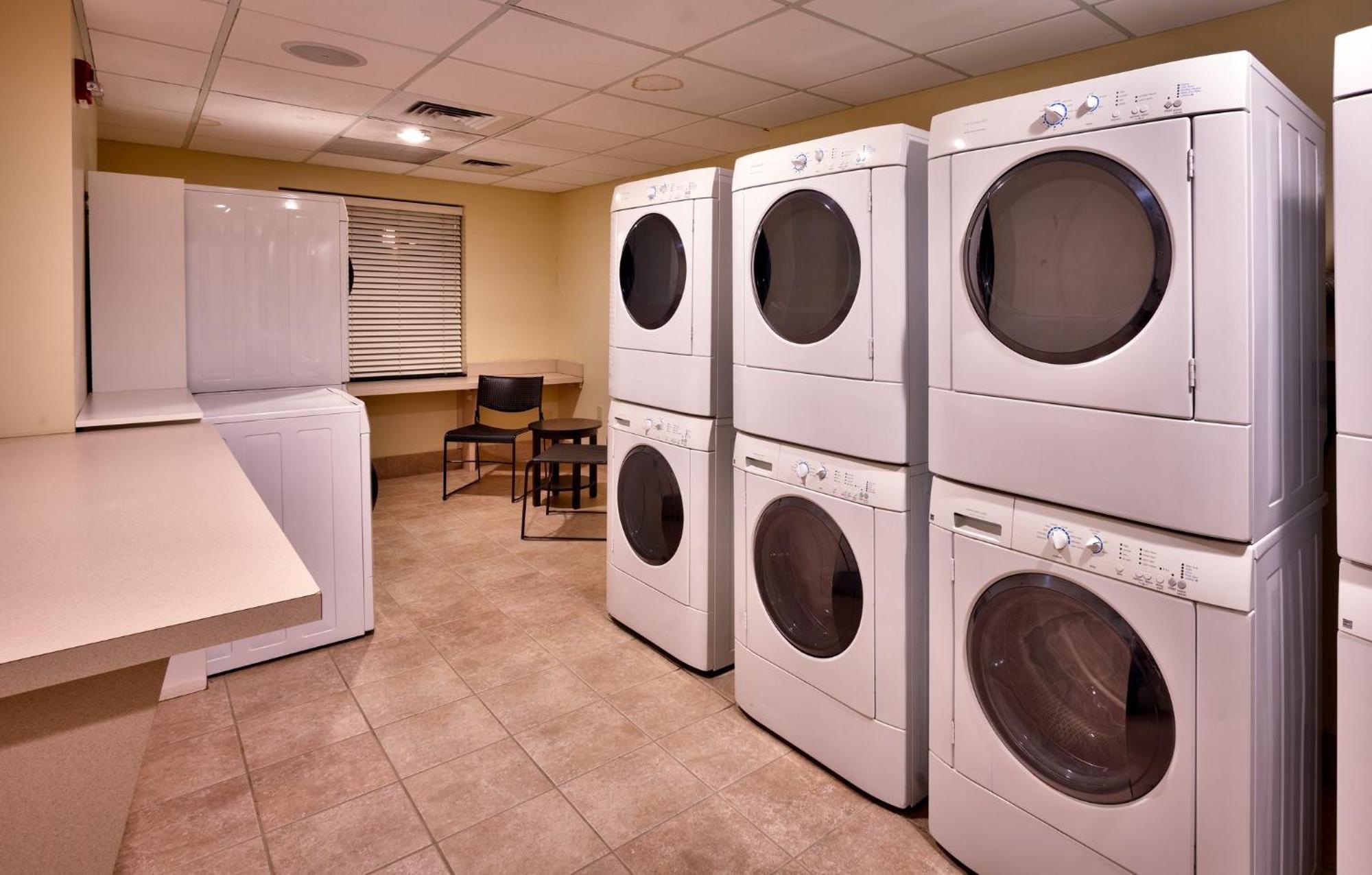 Staybridge Suites Omaha 80Th And Dodge By Ihg Eksteriør billede