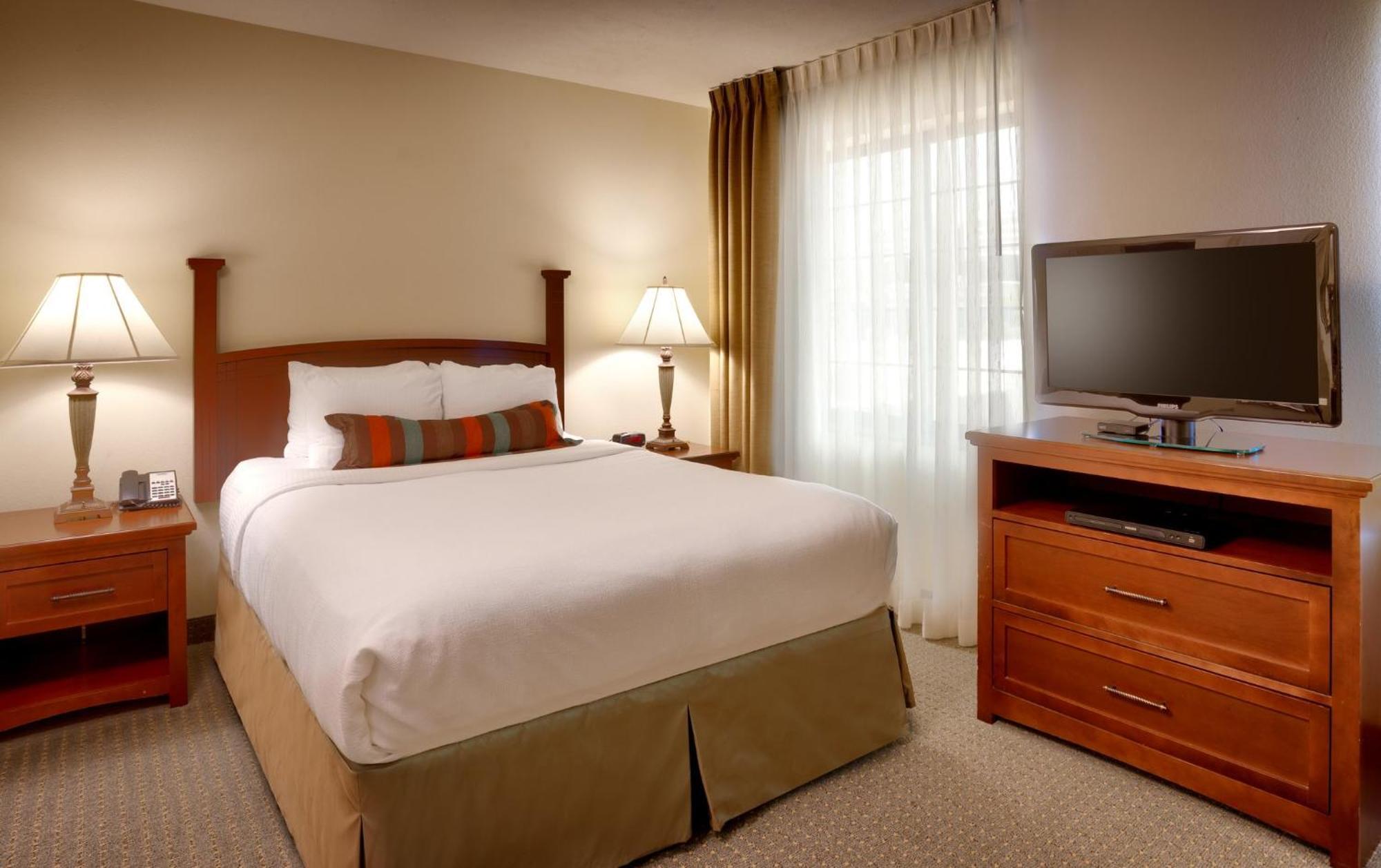 Staybridge Suites Omaha 80Th And Dodge By Ihg Eksteriør billede